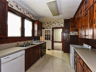 406 W Phifer St, Marshville, NC 28103 - photo 6