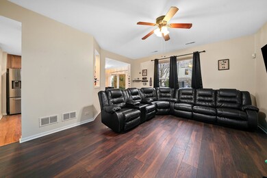 650 Hawley Dr unit 4384, Oswego, IL 60543 - photo 6