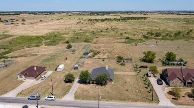 313 Whitfill Rd, Ennis, TX 75119 - photo 2