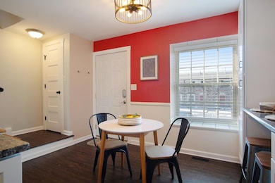 landing eating area