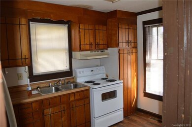 320 Winston Ave, Statesville, NC 28677 - photo 5