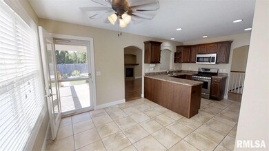 5130 N Division St, Davenport, IA 52806 - photo 2