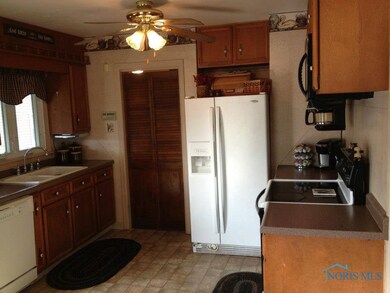 405 W 5th St, Genoa, OH 43430 - photo 5