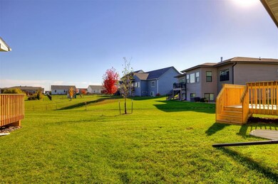 16619 Walnut Meadows Dr, Urbandale, IA 50323 - photo 3