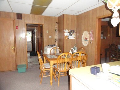 1 Moss St, Worcester, MA 01603 - photo 3