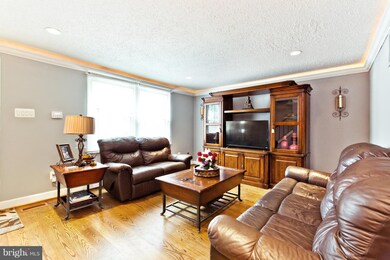 8632 Spring Creek Ct, Springfield, VA 22153 - photo 4