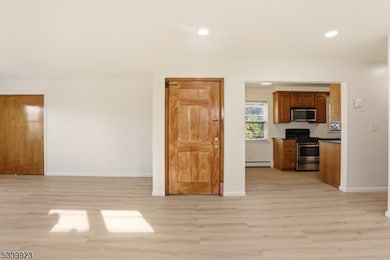 576 Avenue unit 2, Bayonne City, NJ 07002 - photo 4