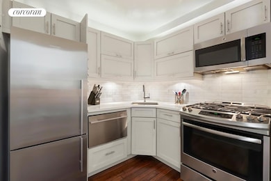 The Robert Livingston unit 14O, Brooklyn, NY 11201 - photo 4