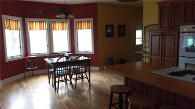 Kitchen & eating area.