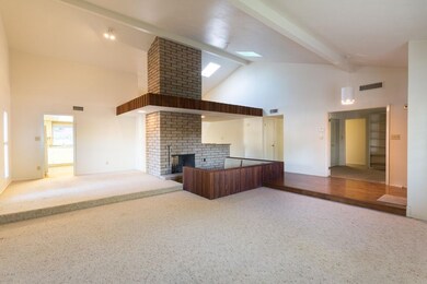 LivingRoom Left