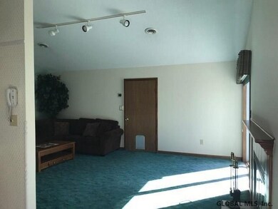 806 Cambridge Manor Dr, Schenectady, NY 12302 - photo 6