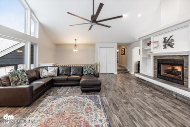 05-Living Room_DMD_2102-Edit