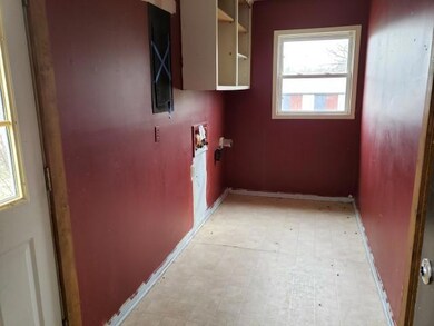 302 N Harrison Aurora, MO (13)