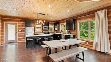 08-Dining Area