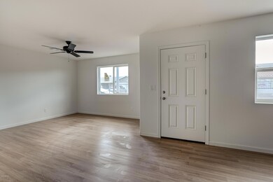 1221 S 15th Dr-8