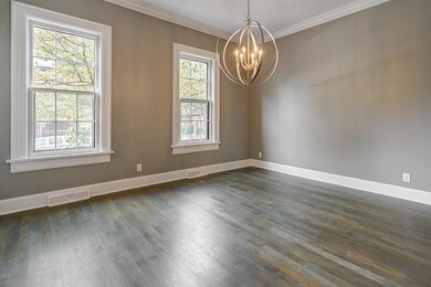 562_S_6th_8_of_33_dining room 2