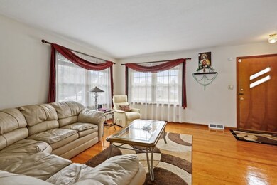 676 N Howard Ave, Elmhurst, IL 60126 - photo 3