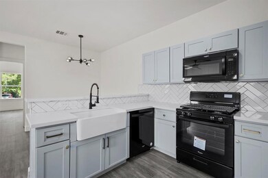 769 Dillard St unit B, Houston, TX 77091 - photo 3