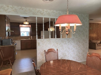 117 Crestwood Dr, Fredericksburg, TX 78624 - photo 7