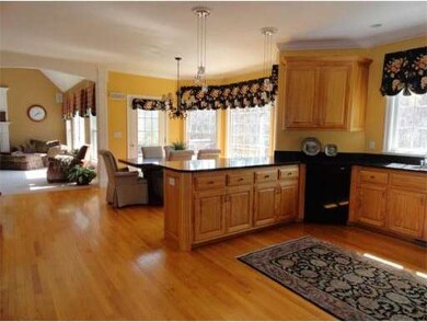 11 Tammer Ln, Hopkinton, MA 01748 - photo 4