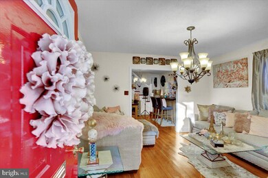 509 Raymond St, Reading, PA 19605 - photo 3