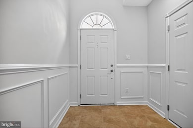 8503 Bertsky Ln, Lorton, VA 22079 - photo 4