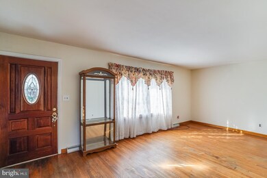 749 W 12th St, New Castle, DE 19720 - photo 4