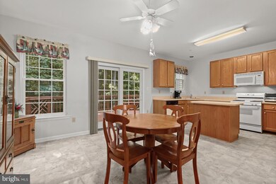 7322 Shady Glen Dr, Columbia, MD 21046 - photo 3