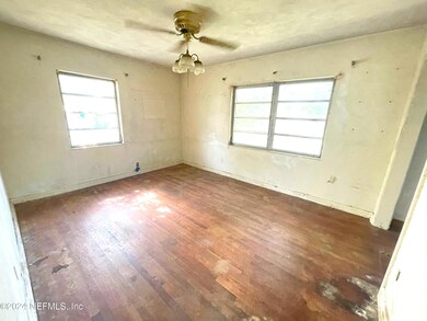 8365 Bordeau Ave N, Jacksonville, FL 32211 - photo 4