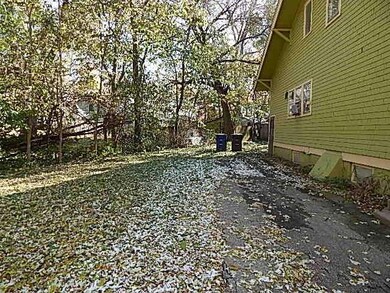 3414 Clark St, Des Moines, IA 50311 - photo 4