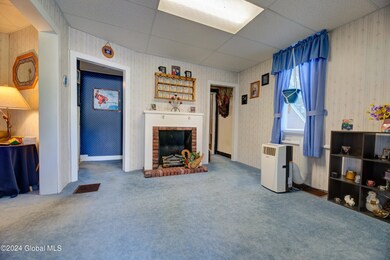 124 Pleasant Ave, Johnstown, NY 12095 - photo 3