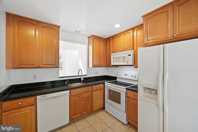 14069 Saddleview Dr, North Potomac, MD 20878 - photo 3