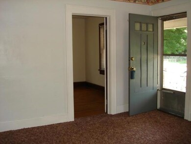 1163 W Hovey 006