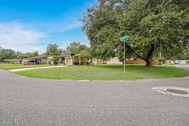 4604 Solandra Cir E, Jacksonville, FL 32210 - photo 3