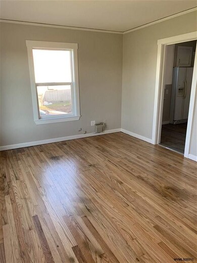 589 S 4th St, Independence, OR 97351 - photo 3