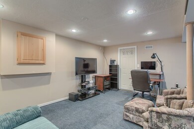 26 Joseph Ave, Dracut, MA 01826 - photo 6