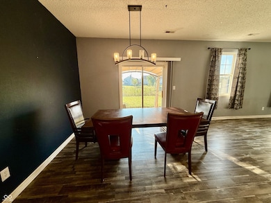 2509 Orchard Creek Dr, Columbus, IN 47201 - photo 6