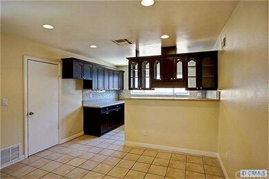 Kitchen Dining Area