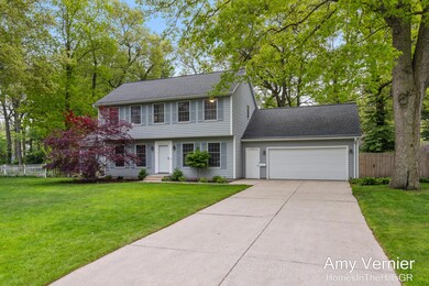 Welcome to 253 W. Lancaster Dr!