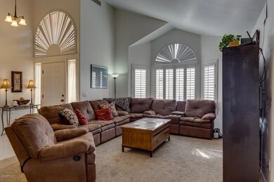06_842_W_Horseshoe_Ave__06_mls
