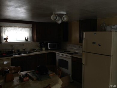 1245 Trapps Ln, Allentown, PA 18103 - photo 4