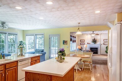 156 Fieldstone Ln, Saunderstown, RI 02874 - photo 6