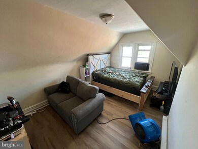 541 E High St unit 3RD FLOOR, Pottstown, PA 19464 - photo 5