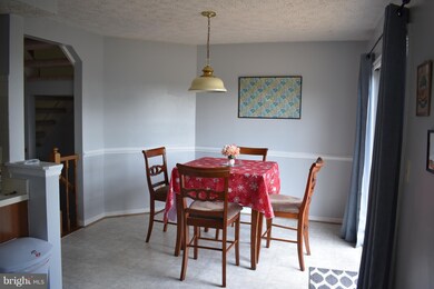 13345 Burkitts Rd, Fairfax, VA 22033 - photo 5