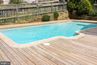 5908 Forest Ct, Sykesville, MD 21784 - photo 3