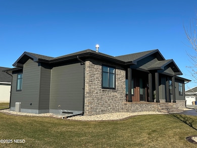 605 Jadyn Ln, Watertown, SD 57201 - photo 5