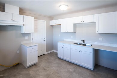 2335 W Avalon-4