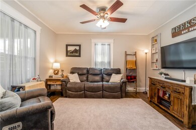 3836 7th St, Des Moines, IA 50313 - photo 2