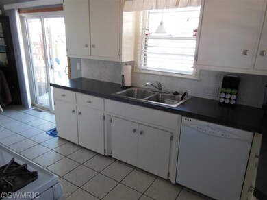 1457 Edith Ave NE, Grand Rapids, MI 49505 - photo 3