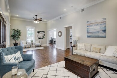 1040 Dunbar St, Houston, TX 77009 - photo 4